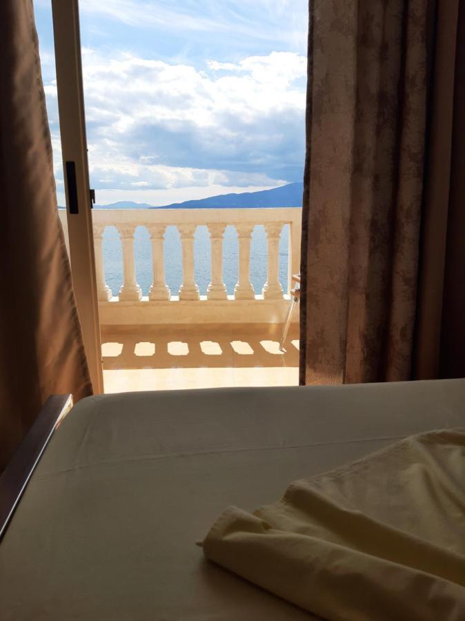 Bed and Breakfast Rock Star-Pllakat Саранда Экстерьер фото