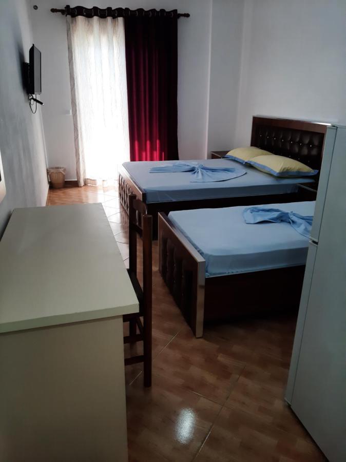 Bed and Breakfast Rock Star-Pllakat Саранда Экстерьер фото